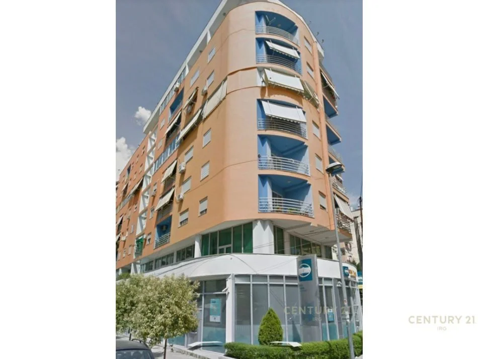 Tirane, jepet me qera ambjent biznesi Kati 1, 120 m² 1.300 € (komuna)