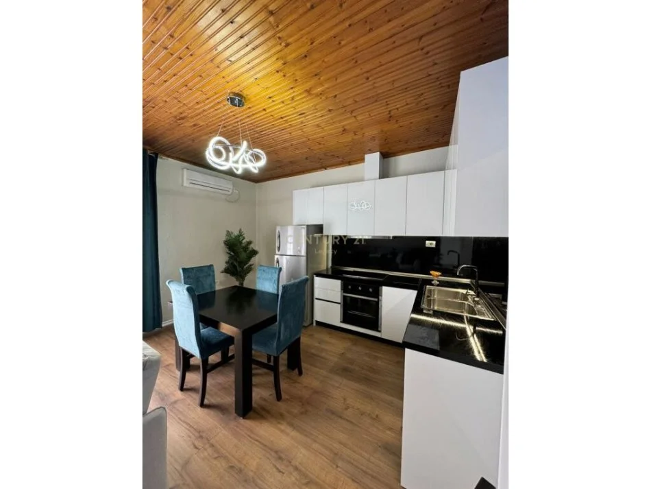 Tirane, shitet apartament 1+1 Kati 6, 76 m² (shallvaret)