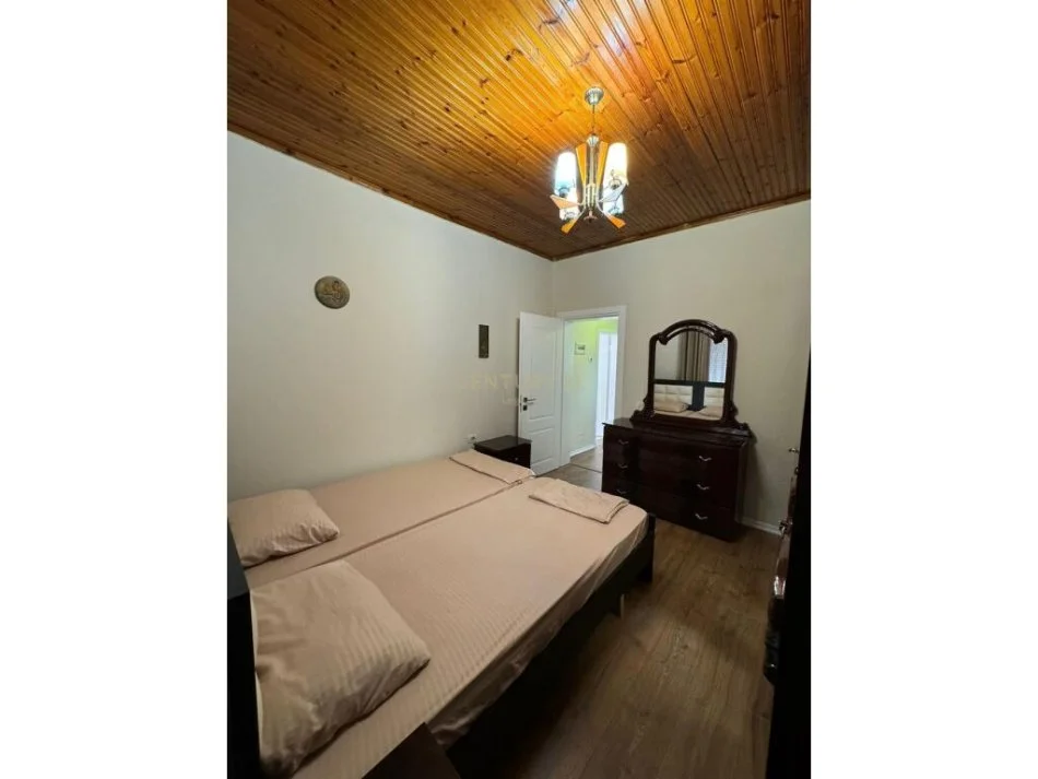 Tirane, shitet apartament 1+1 Kati 6, 76 m² (shallvaret)