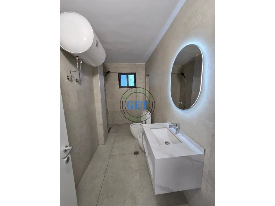 Durres, shitet apartament 2+1 Kati 1, 95 m² 88.000 € (Tek Parku Vala)