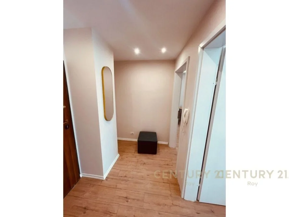 Durres, jepet me qera apartament 1+1+Ballkon Kati 5, 70 m² 450 € 
