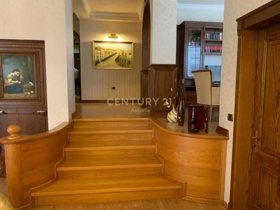Tirane, shitet apartament+verande | Penthouse 4+1+Aneks+Ballkon Kati 6, 241 m² 570.000 € (Kodra e Diellit)