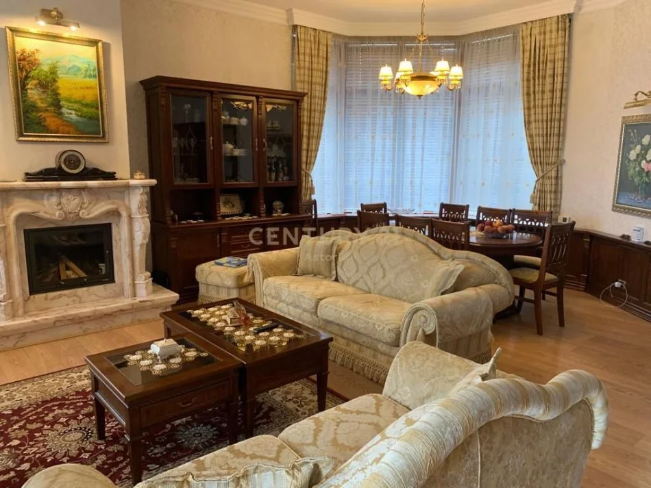 Tirane, shitet apartament+verande | Penthouse 4+1+Aneks+Ballkon Kati 6, 241 m² 570.000 € (Kodra e Diellit)