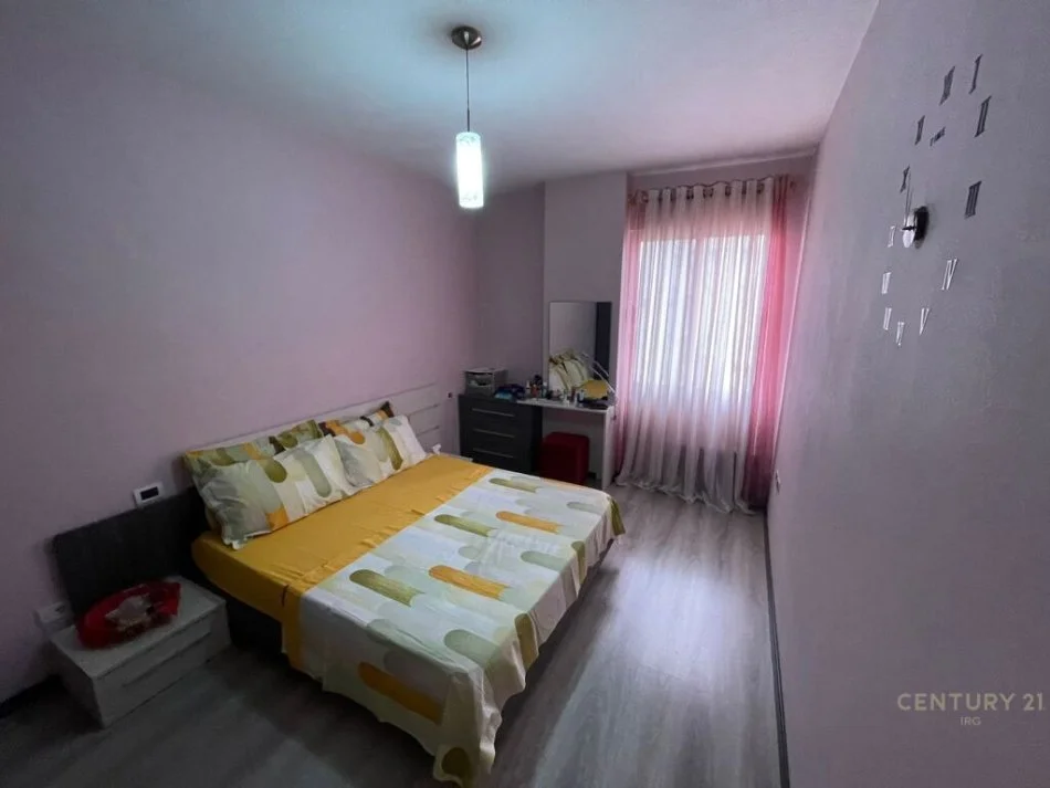 𝐓𝐢𝐫𝐚𝐧𝐞, 𝐬𝐡𝐢𝐭𝐞𝐭 𝐚𝐩𝐚𝐫𝐭𝐚𝐦𝐞𝐧𝐭 𝟐+𝟏 𝐊𝐚𝐭𝐢 𝟔, 𝟏𝟎𝟔 𝐦² 𝟏𝟑𝟖.𝟎𝟎𝟎 € (𝐘𝐳𝐛𝐞𝐫𝐢𝐬𝐡𝐭)