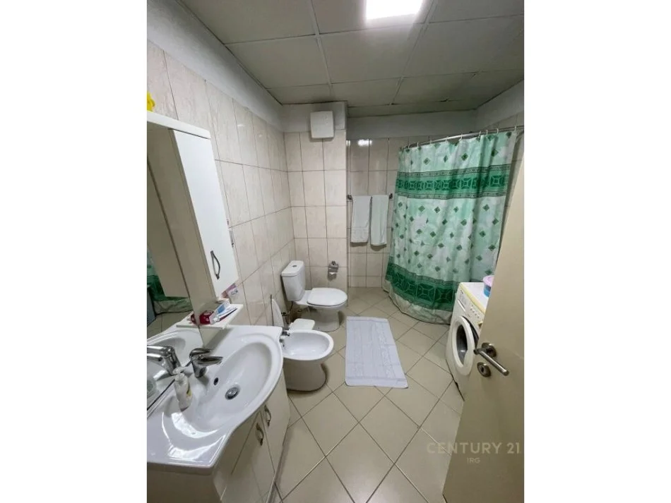 𝐓𝐢𝐫𝐚𝐧𝐞, 𝐬𝐡𝐢𝐭𝐞𝐭 𝐚𝐩𝐚𝐫𝐭𝐚𝐦𝐞𝐧𝐭 𝟐+𝟏 𝐊𝐚𝐭𝐢 𝟔, 𝟏𝟎𝟔 𝐦² 𝟏𝟑𝟖.𝟎𝟎𝟎 € (𝐘𝐳𝐛𝐞𝐫𝐢𝐬𝐡𝐭)