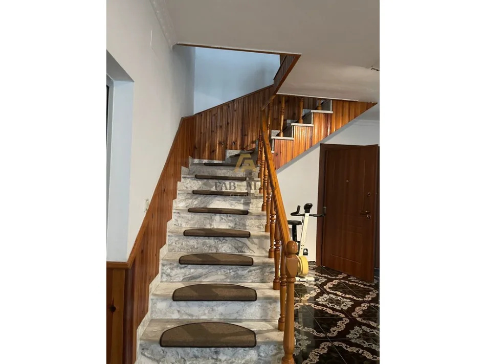 Tirane, shitet Vile 3 Katshe Kati 2, 200 m² 1.450.000 € 