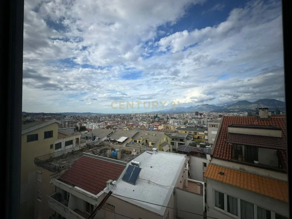 Tirane, shitet apartament 1+1 Kati 5, 84 m² 104.000 € (kodra e diellit)
