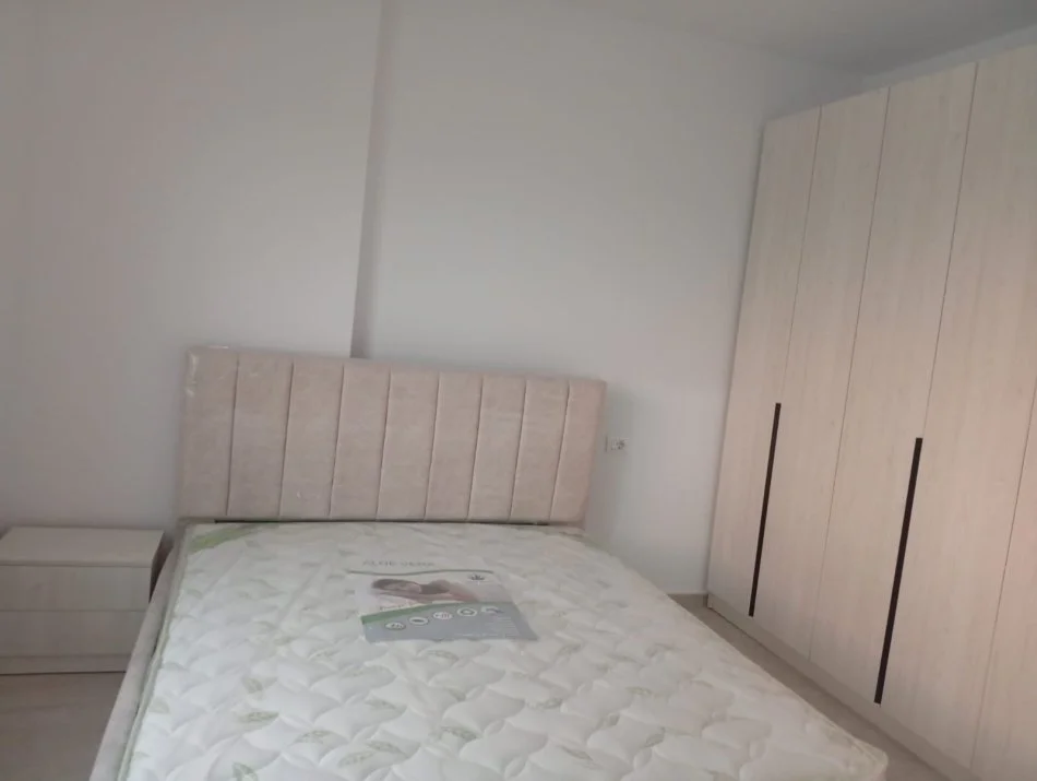 Tirane, jepet me qera apartament 2+1 Kati 6, 96 m² 500 € (Univers City)