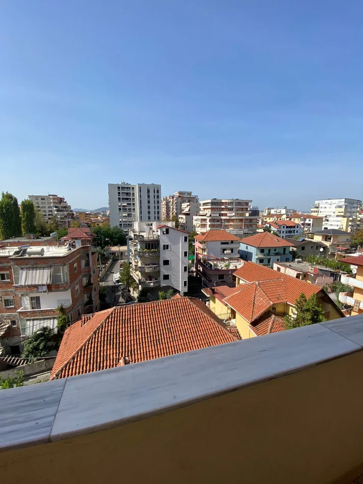 Tirane, jepet me qera apartament 2+1+Ballkon Kati 3, 100 m² 550 € (Don Bosko)
