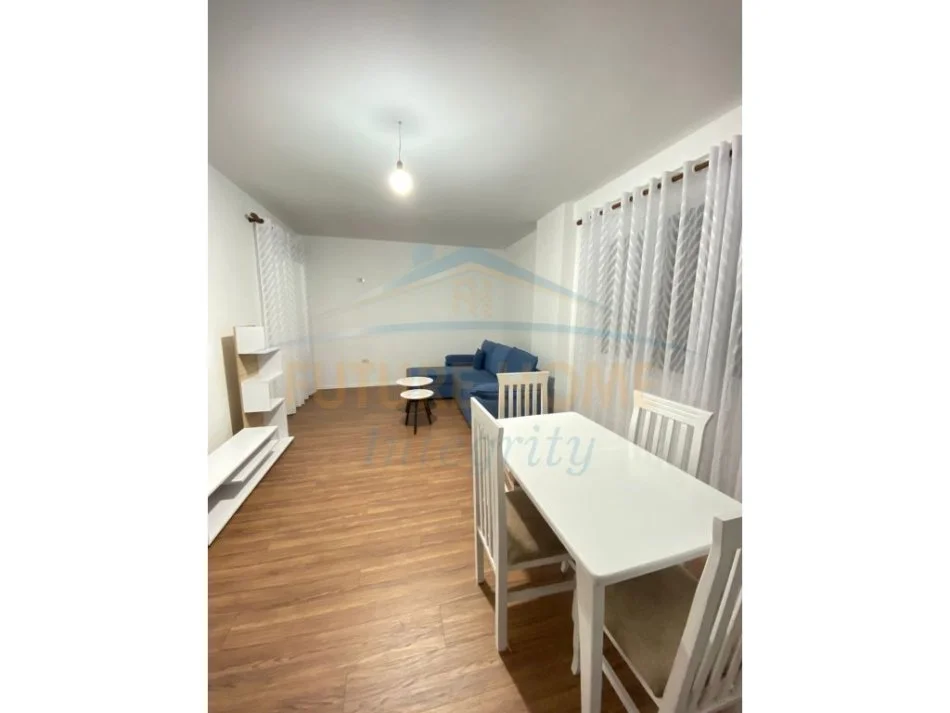 Tirane, jepet me qera apartament 1+1 Kati 1, 85 m² 400 € (SAUK)