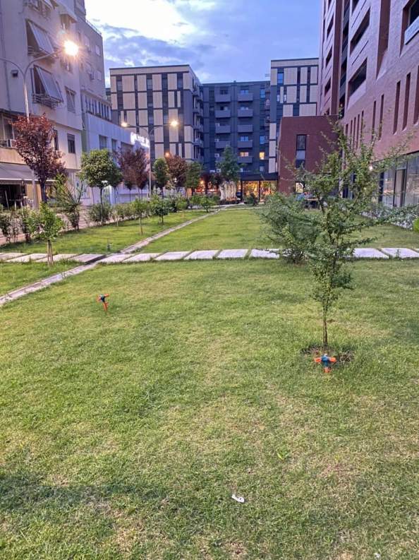 Tirane, jepet me qera 350 Euro