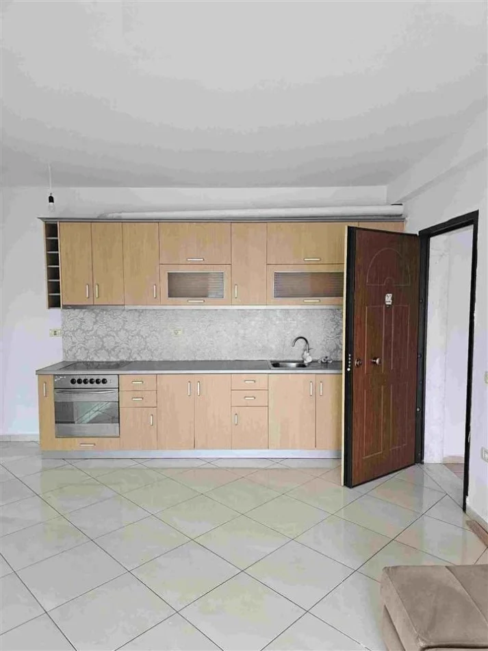 Tirane, shitet apartament 1+1+Ballkon Kati 8, 60 m² 84.000 € (Spitali Hygeia)