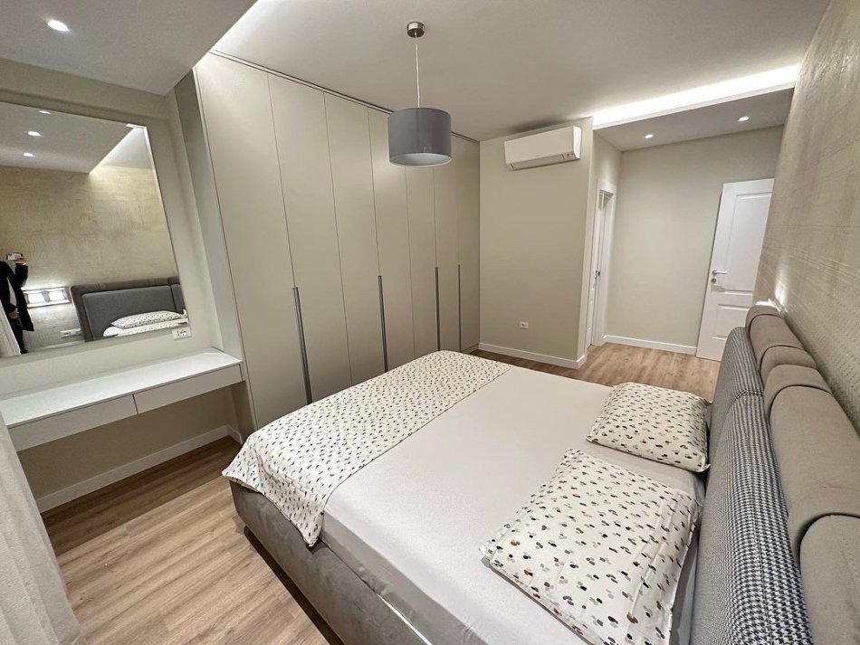 Tirane, jepet me qera apartament 2+1 Kati 3, 100 m² 1.200 € (zogu zi)