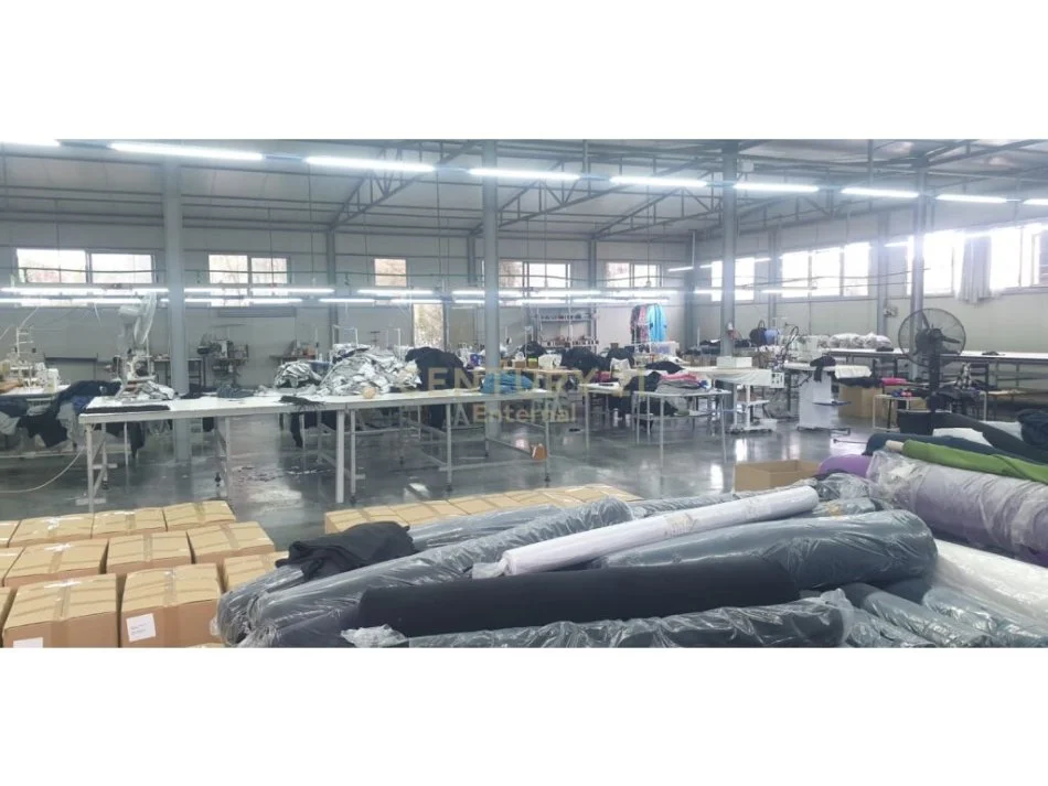 𝐓𝐢𝐫𝐚𝐧𝐞, 𝐣𝐞𝐩𝐞𝐭 𝐦𝐞 𝐪𝐞𝐫𝐚 𝐚𝐦𝐛𝐣𝐞𝐧𝐭 𝐛𝐢𝐳𝐧𝐞𝐬𝐢 , 𝟏.𝟏𝟎𝟎 𝐦² 𝟑.𝟎𝟎𝟎 € (𝐘𝐳𝐛𝐞𝐫𝐢𝐬𝐡𝐭)