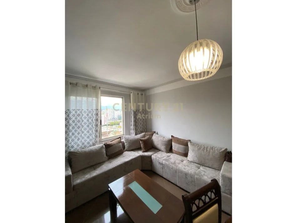 Tirane, jepet me qera apartament 2+1 Kati 2, 82 m² 700 € 