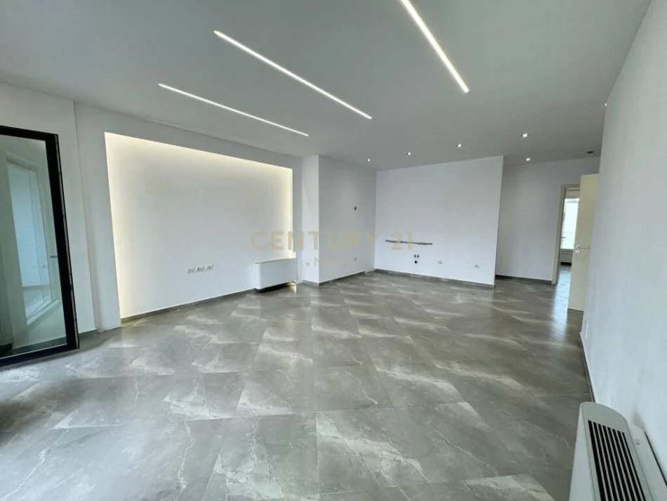 Tirane, jepet me qera apartament 2+1 , 143 m² 1.600 € (rruga e kosovarve)