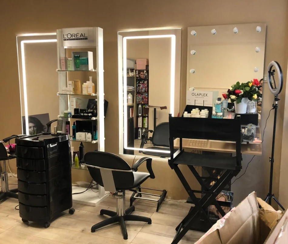 Tirane, shitet BIZNES PARUKERI Kati 1, 25 m² (Rr.Andon Zako Cajupi)