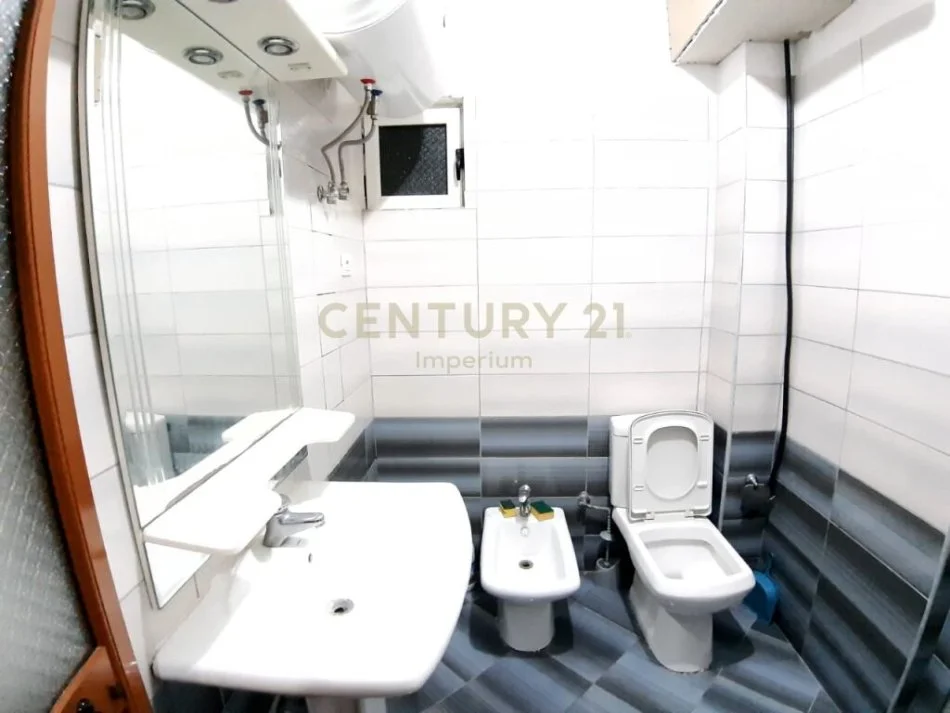 Tirane, shitet apartament 2+1 Kati 3, 95 m² 117.000 € (117000)