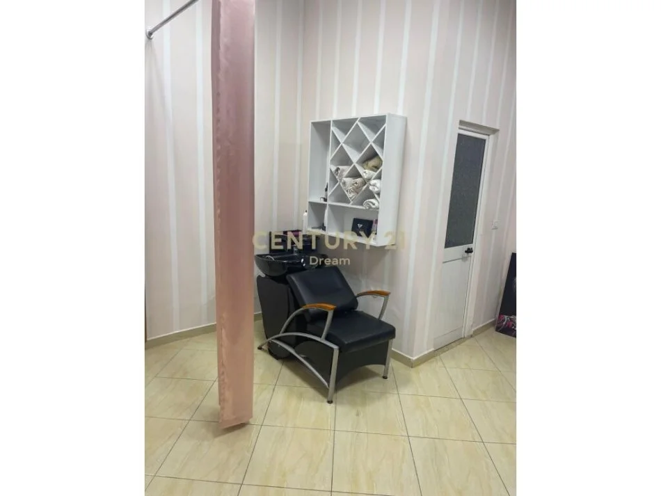 Tirane, shitet ambjent biznesi Kati 0, 40 m² 119.000 € (Myslym Shyri)