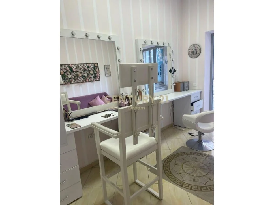 Tirane, shitet ambjent biznesi Kati 0, 40 m² 119.000 € (Myslym Shyri)