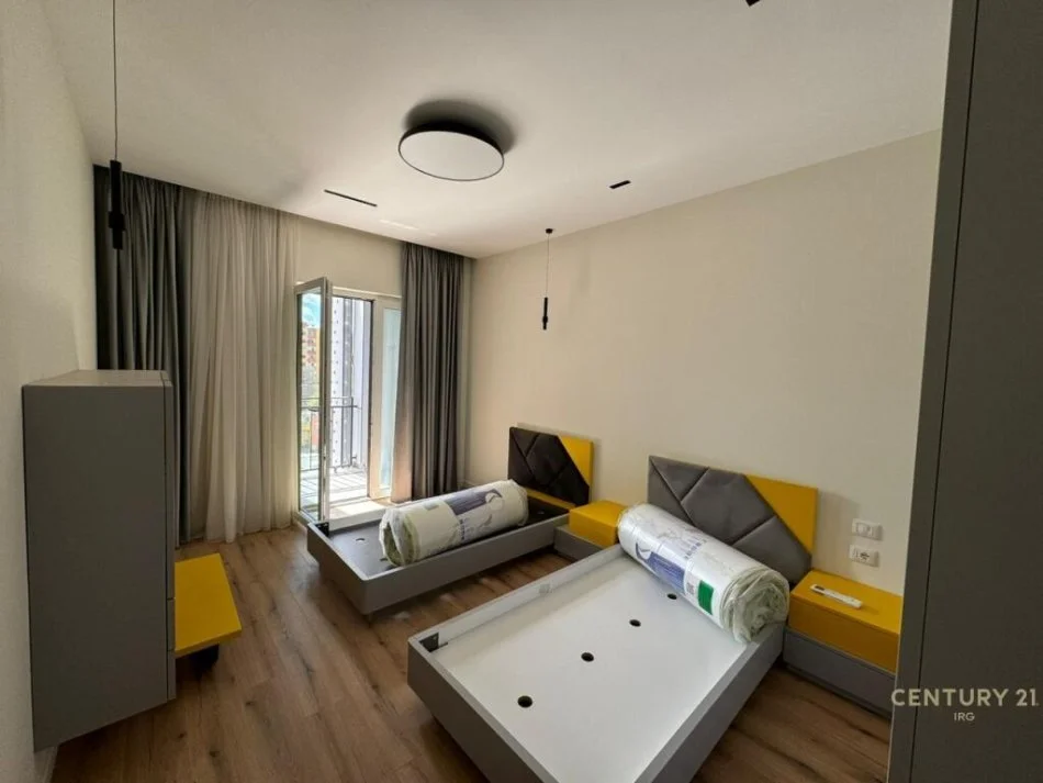 Tirane, jepet me qera apartament 2+1 Kati 5, 110 m² 750 € (5 maj)