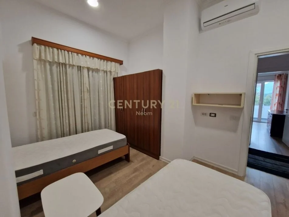 Tirane, jepet me qera apartament 2+1 Kati 1, 121 m² 750 € (liqeni i thate)