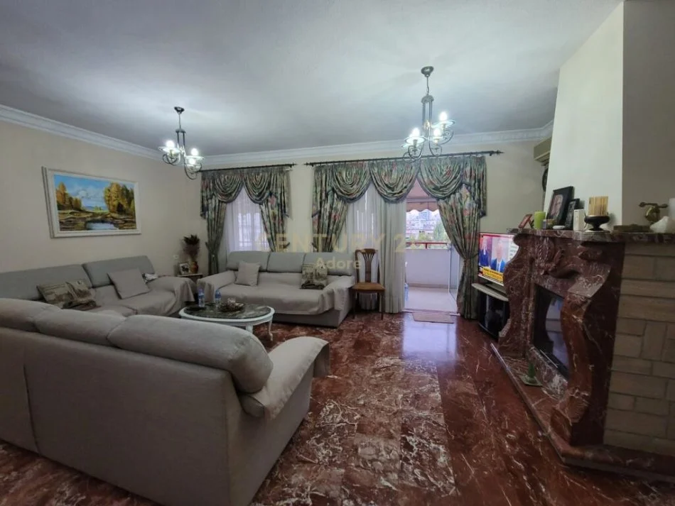 Tirane, shes apartament 3+1 Kati 7, 180 m² 260.000 € 