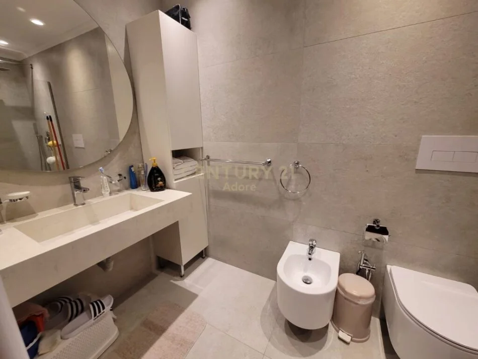 Tirane, shes apartament 3+1 Kati 7, 180 m² 260.000 € 