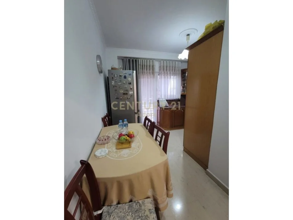 Tirane, shes apartament 3+1 Kati 7, 180 m² 260.000 € 