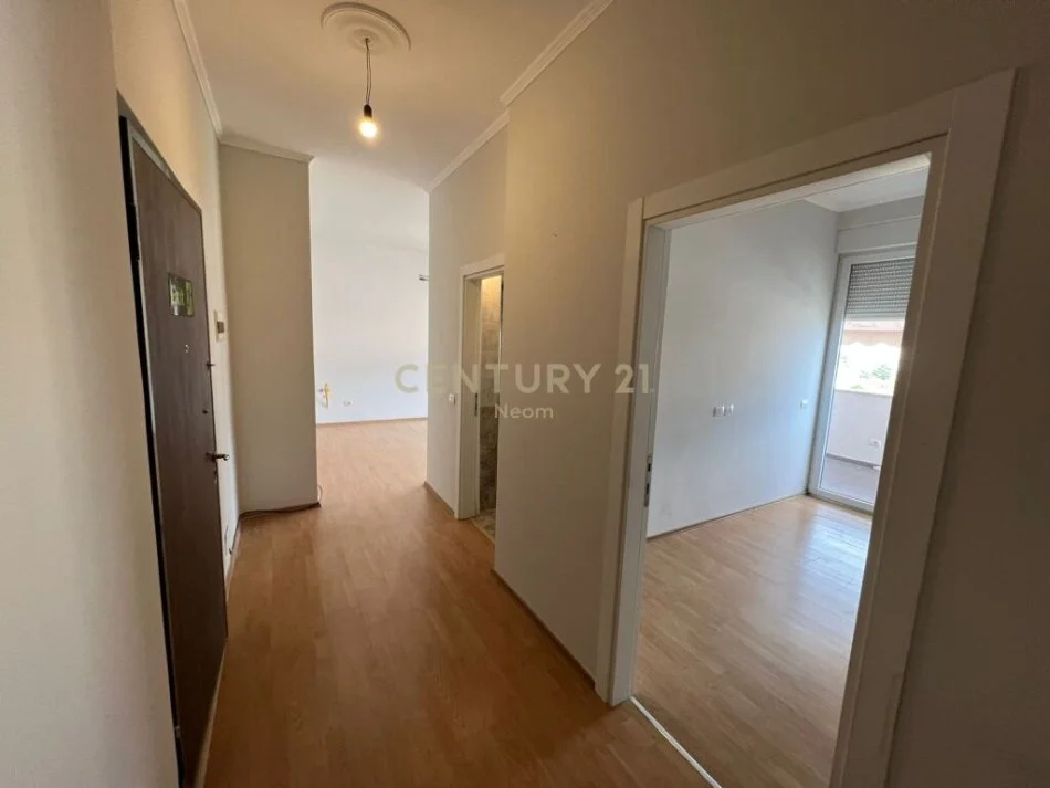 Tirane, jepet me qera apartament 2+1 Kati 7, 75 m² 500 € (21 dhjetori)