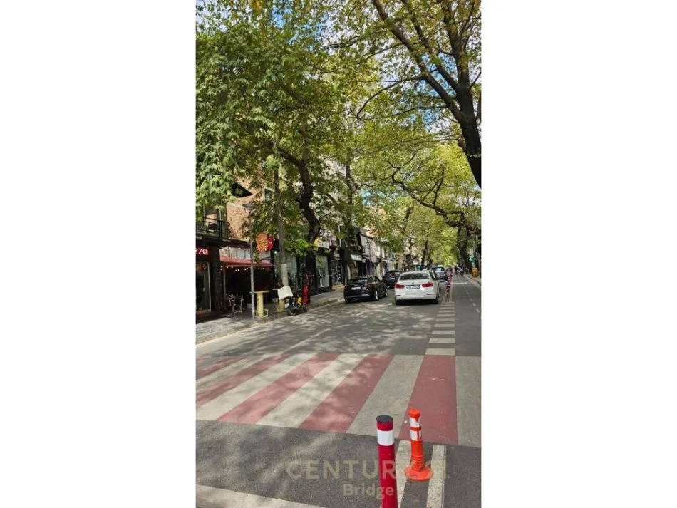 𝐓𝐢𝐫𝐚𝐧𝐞, 𝐣𝐞𝐩𝐞𝐭 𝐦𝐞 𝐪𝐞𝐫𝐚 𝐚𝐦𝐛𝐣𝐞𝐧𝐭 𝐛𝐢𝐳𝐧𝐞𝐬𝐢 𝐊𝐚𝐭𝐢 𝟐, 𝟏𝟐𝟎 𝐦² 𝟐.𝟎𝟎𝟎 € (𝐌𝐲𝐬𝐥𝐲𝐦 𝐒𝐡𝐲𝐫𝐢)