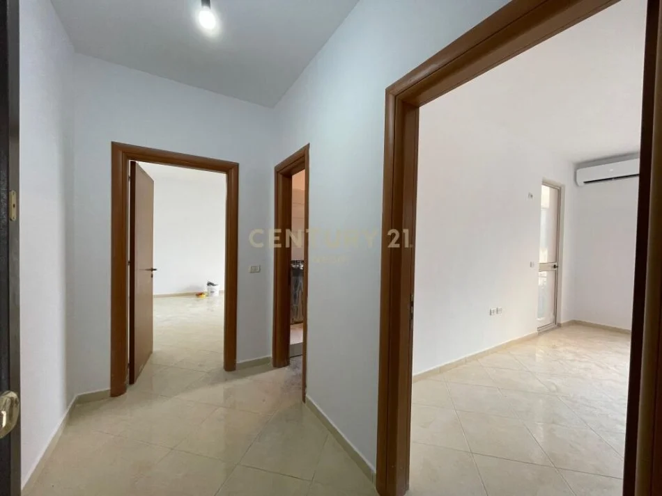 Tirane, jepet me qera apartament 1+1 Kati 1, 71 m² 400 € (yzberisht)