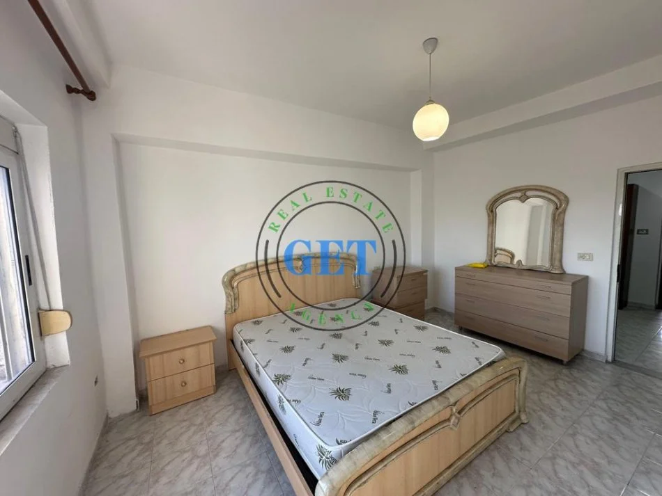 Durres, jepet me qera apartament 1+1 Kati 3, 300 € (Prane UKD, Durres.)
