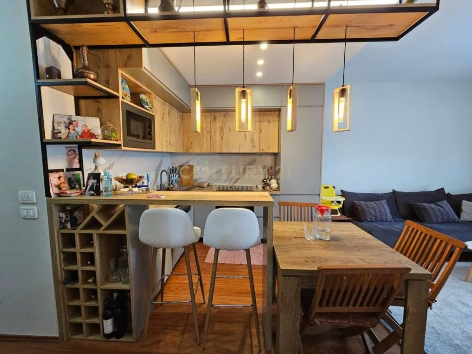 Tirane, shitet apartament 2+1 Kati 7, 108 m² 200.000 € 