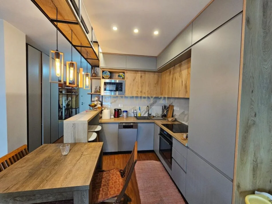 Tirane, shitet apartament 2+1 Kati 7, 108 m² 200.000 € (siri kodra)