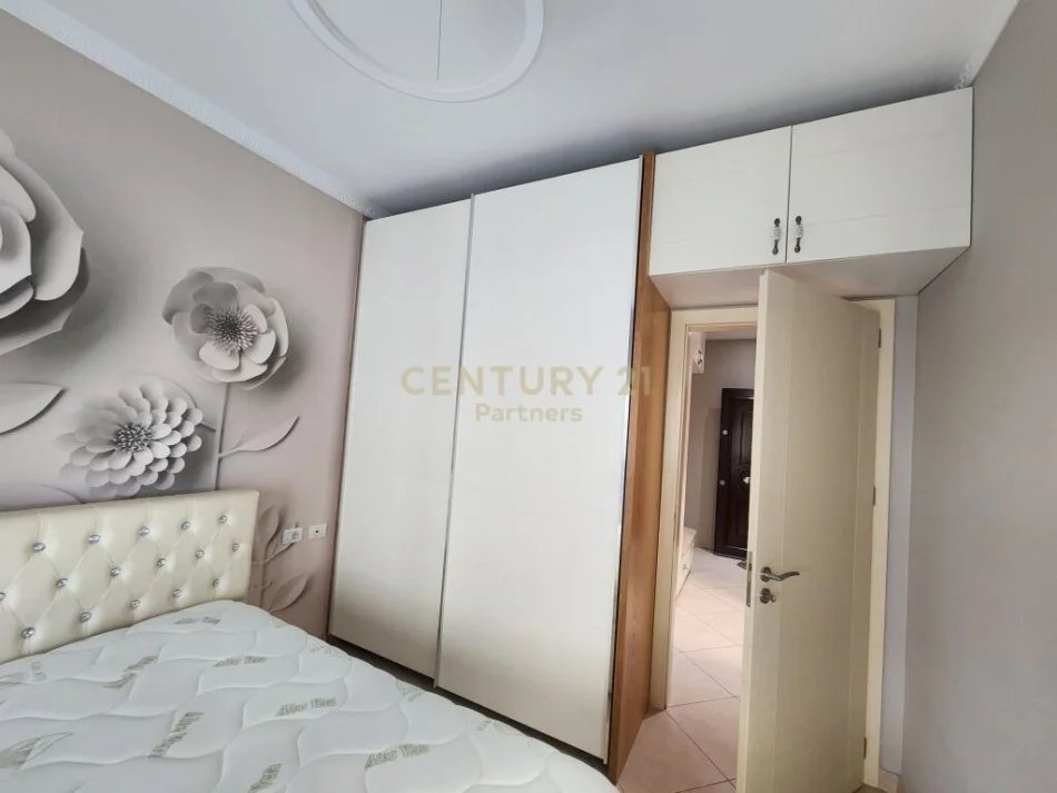 Tirane, shitet apartament 2+1 Kati 1, 93 m² 125.000 € (shkoze)