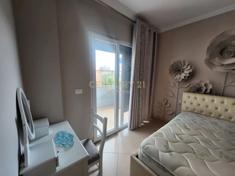 Tirane, shitet apartament 2+1 Kati 1, 93 m² 125.000 € (shkoze)