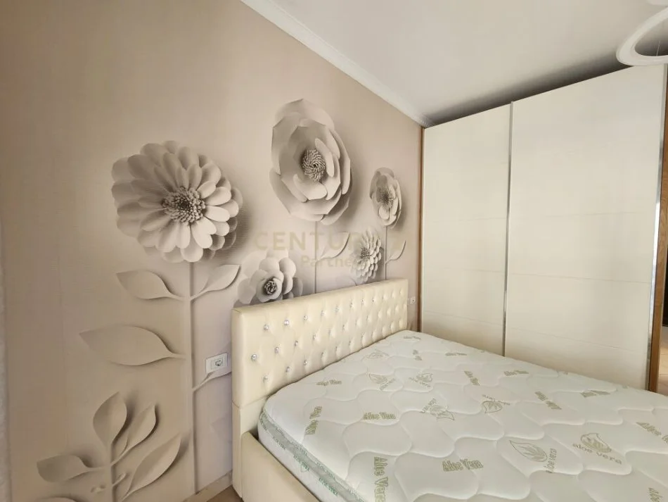 Tirane, shitet apartament 2+1 Kati 1, 93 m² 125.000 € (shkoze)