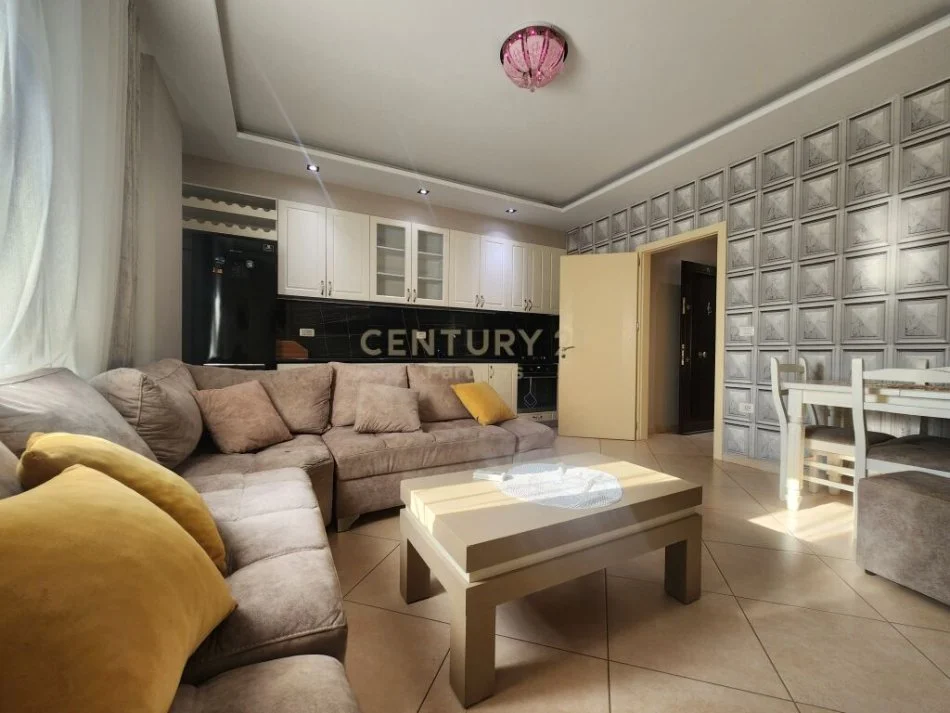 Tirane, shitet apartament 2+1 Kati 1, 93 m² 125.000 € (shkoze)