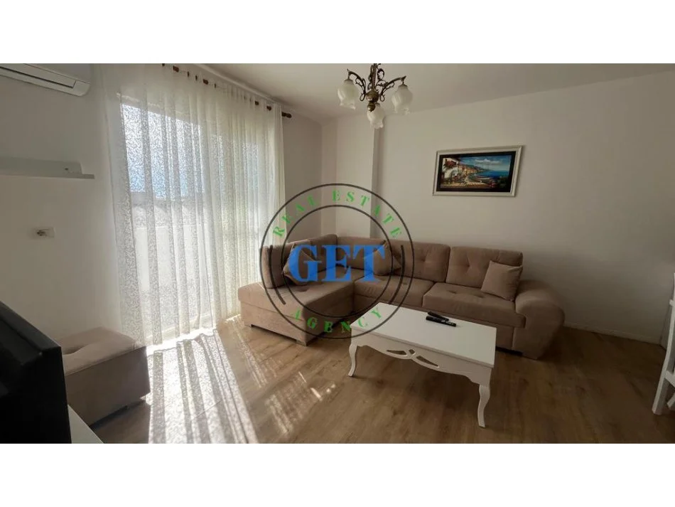 Durres, jepet me qera apartament 1+1 Kati 7, 65 m² 400 € (Plazh)