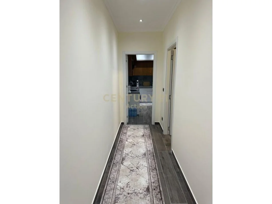 Tirane, jepet me qera apartament 1+1 Kati 2, 75 m² 750 € (TEG)