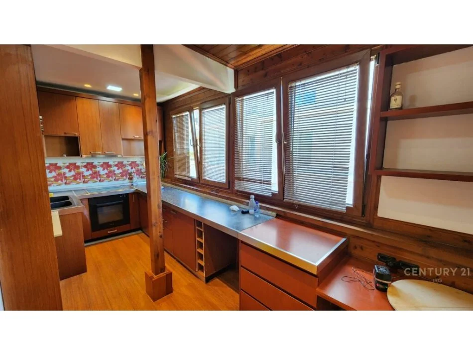 𝐓𝐢𝐫𝐚𝐧𝐞, 𝐣𝐞𝐩𝐞𝐭 𝐦𝐞 𝐪𝐞𝐫𝐚 𝐚𝐩𝐚𝐫𝐭𝐚𝐦𝐞𝐧𝐭 𝟐+𝟏 𝐊𝐚𝐭𝐢 𝟒, 𝟏𝟏𝟏 𝐦² 𝟕𝟎𝟎 € (𝐑𝐫.𝐇𝐢𝐦 𝐊𝐨𝐥𝐥𝐢, 𝐑𝐫𝐮𝐠𝐚 𝐞 𝐊𝐚𝐯𝐚𝐣ë𝐬)