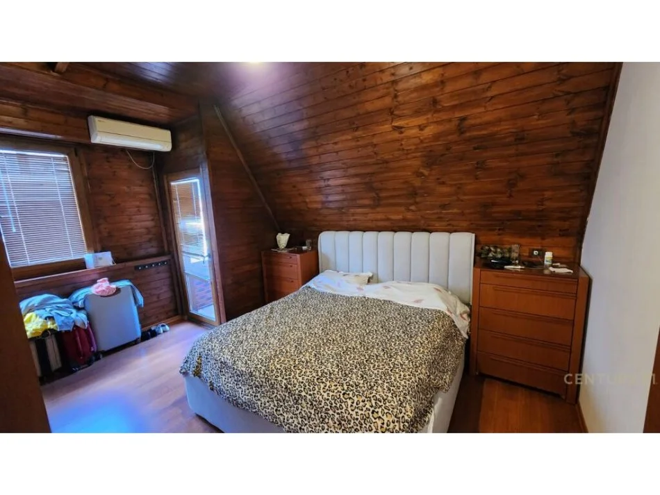 𝐓𝐢𝐫𝐚𝐧𝐞, 𝐣𝐞𝐩𝐞𝐭 𝐦𝐞 𝐪𝐞𝐫𝐚 𝐚𝐩𝐚𝐫𝐭𝐚𝐦𝐞𝐧𝐭 𝟐+𝟏 𝐊𝐚𝐭𝐢 𝟒, 𝟏𝟏𝟏 𝐦² 𝟕𝟎𝟎 € (𝐑𝐫.𝐇𝐢𝐦 𝐊𝐨𝐥𝐥𝐢, 𝐑𝐫𝐮𝐠𝐚 𝐞 𝐊𝐚𝐯𝐚𝐣ë𝐬)