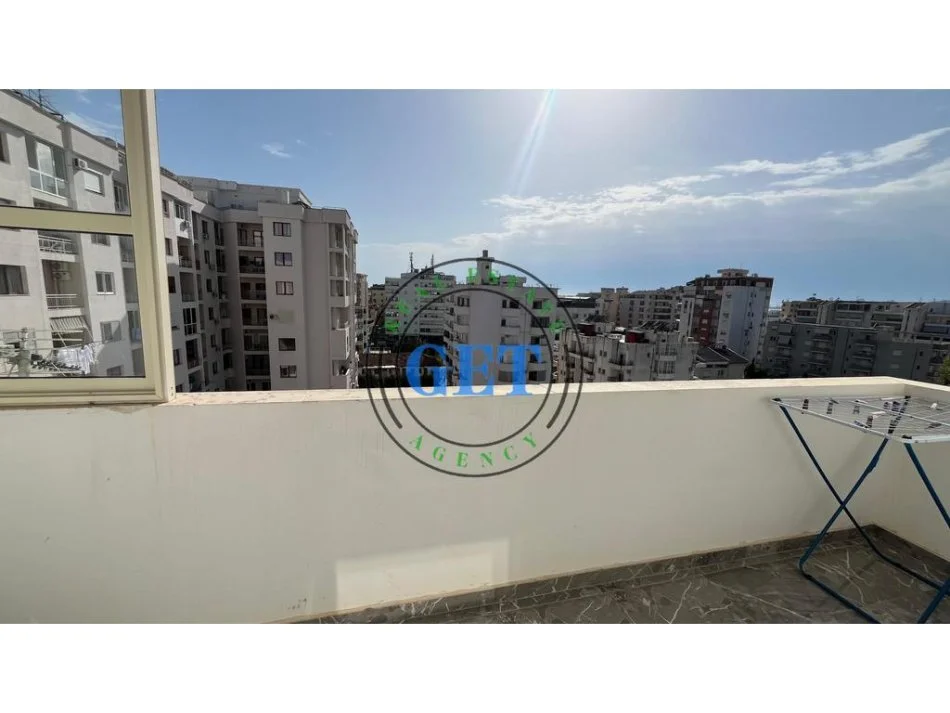 Durres, jepet me qera apartament 1+1 Kati 7, 65 m² 400 € (Plazh)