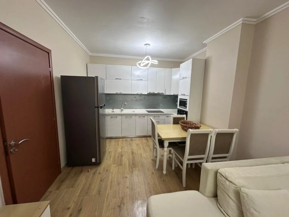 Tirane, jepet me qera apartament 1+1+Ballkon Kati 2, 65 m² 500 € 