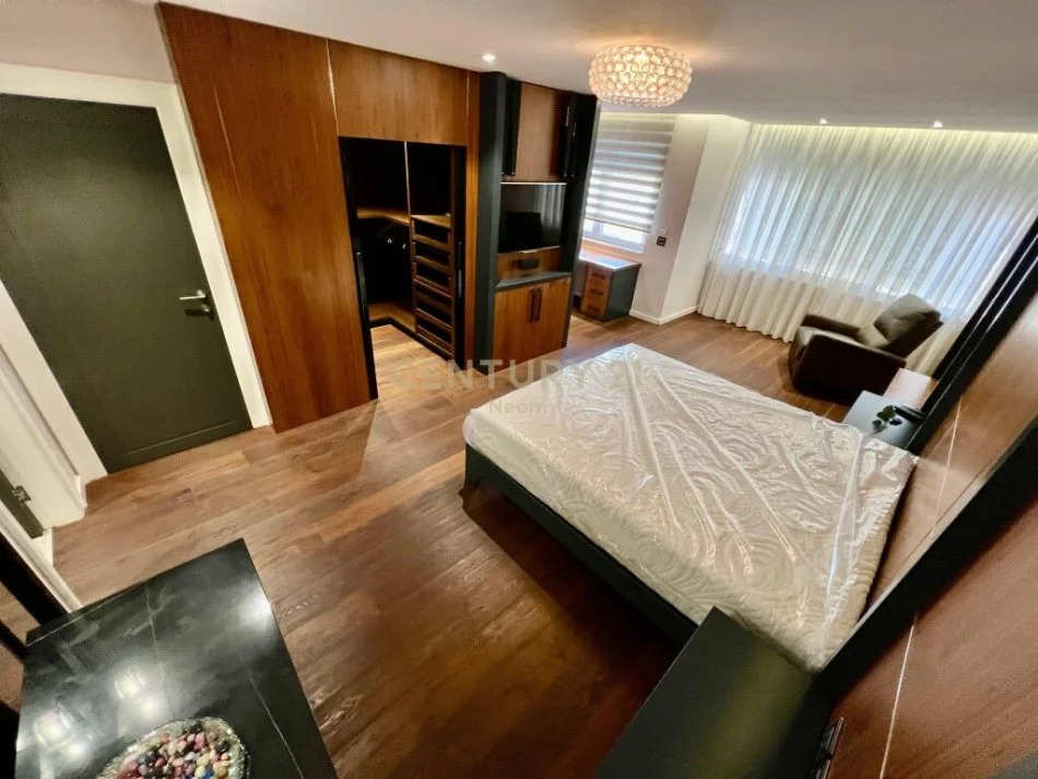 Tirane, jepet me qera apartament 2+1 Kati 2, 193 m² 1.500 € (kopeshti botanik)