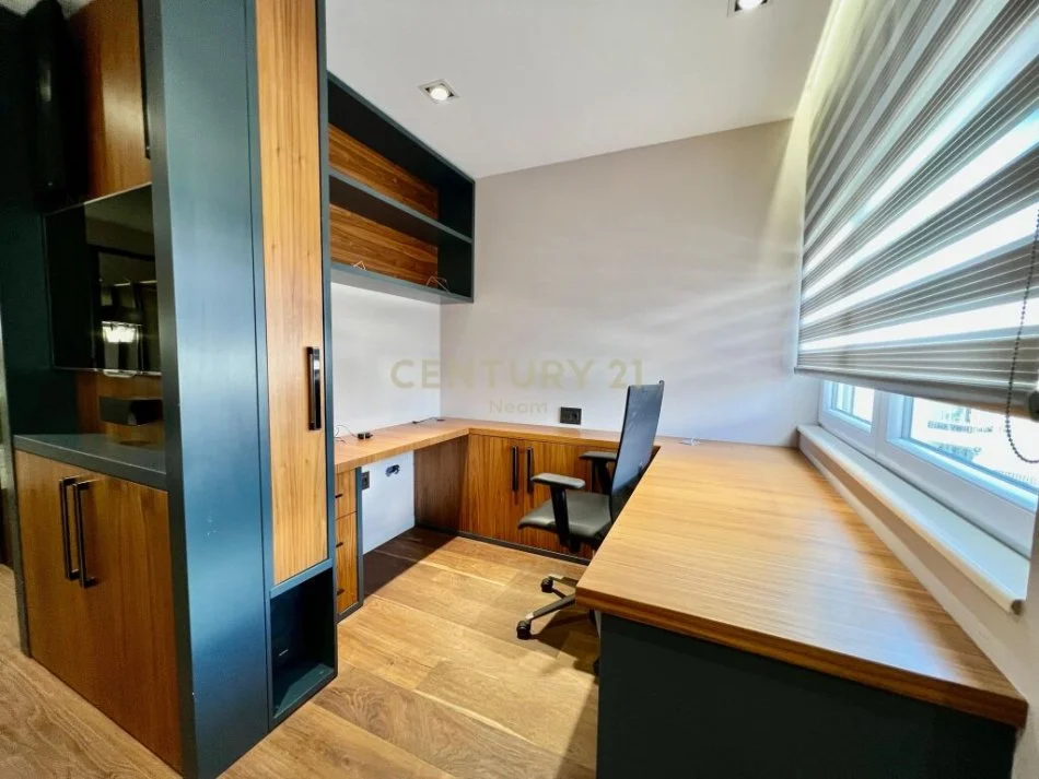 Tirane, jepet me qera apartament 2+1 Kati 2, 193 m² 1.500 € (kopeshti botanik)