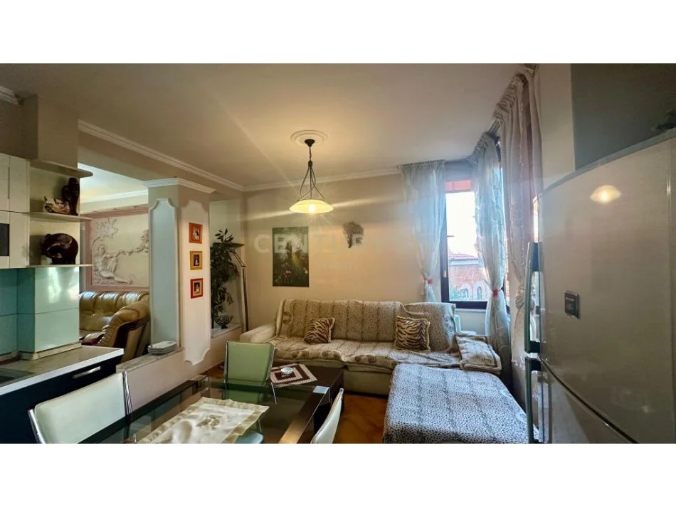 Tirane, shitet apartament 2+1 Kati 3, 125 m² 325.000 € (Kisha Katolike)