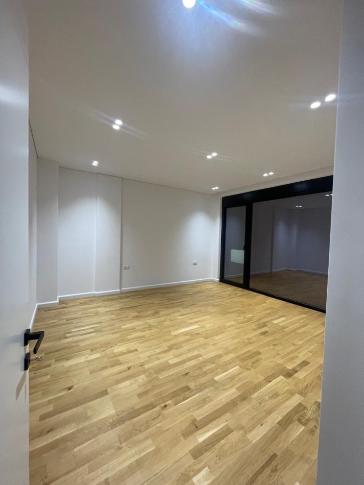 Tirane, jepet me qera Vile 2 Katshe , 280 m² 3.000 € (TEG)