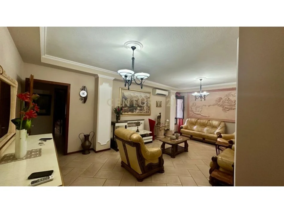 Tirane, shitet apartament 2+1 Kati 3, 125 m² 325.000 € (Kisha Katolike)